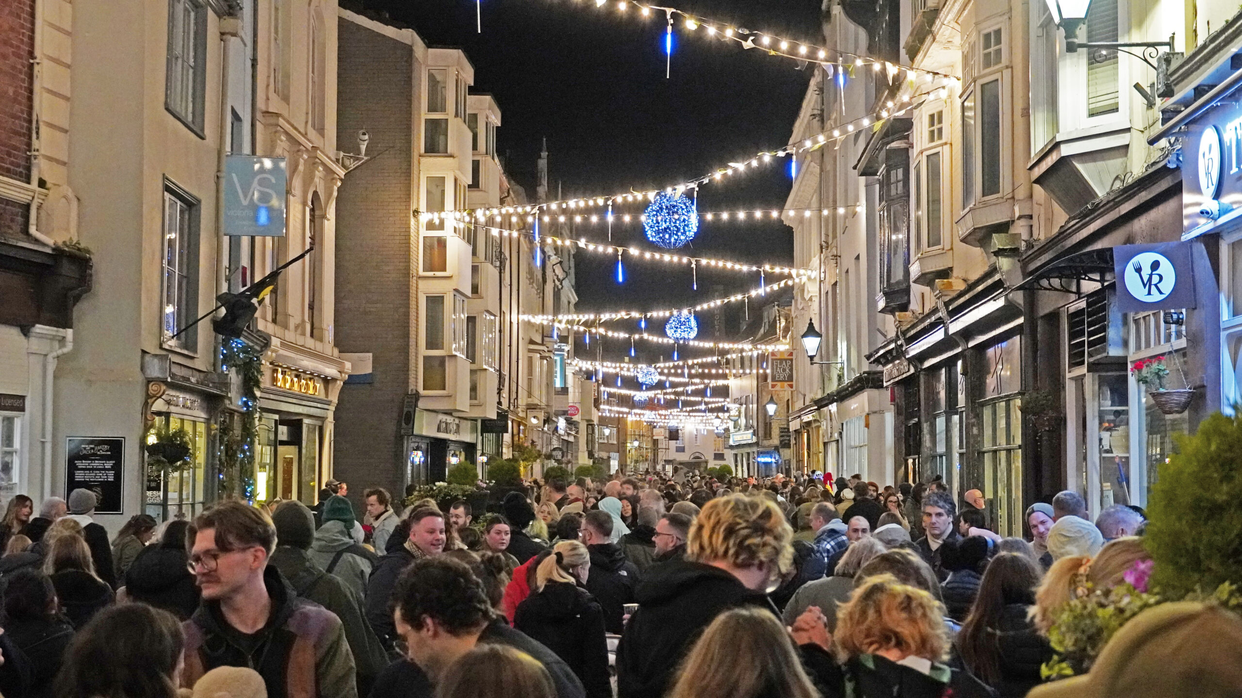 Christmas on the Barbican as Santa and nominated Community Hero switch on this years lights